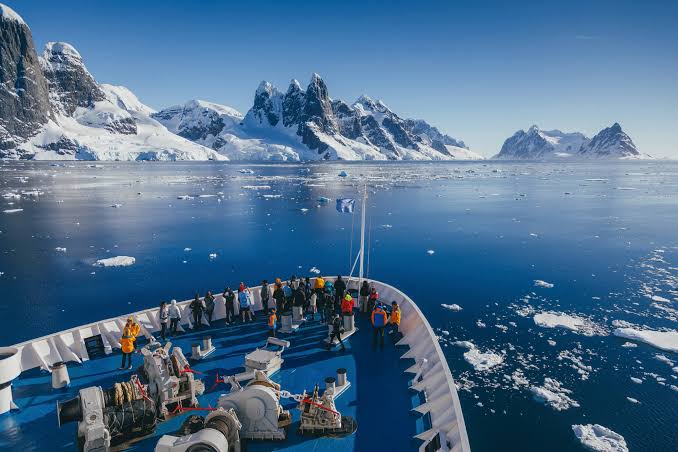 Expedition cruise